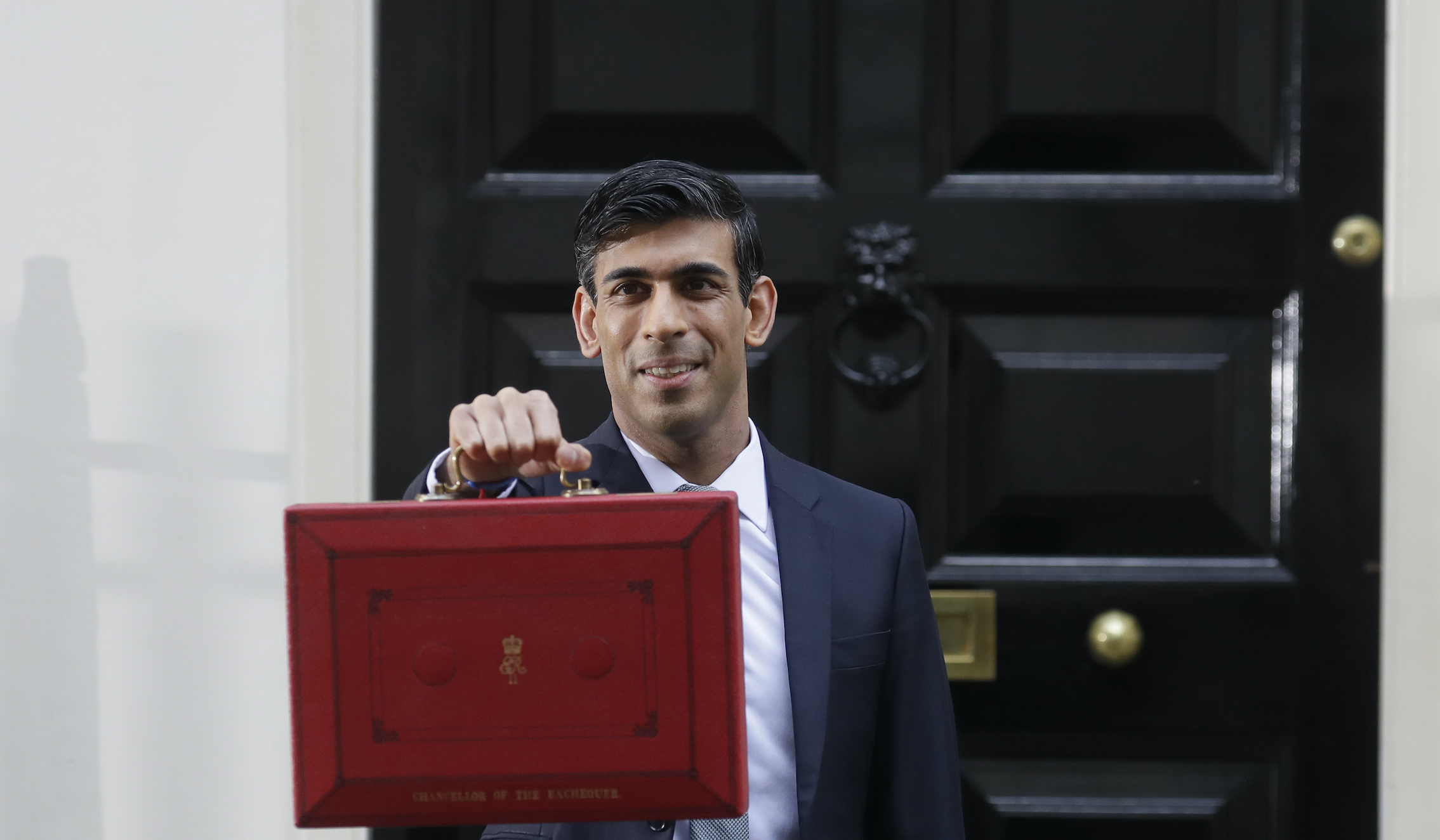 British Conservatives present a left-wing budget