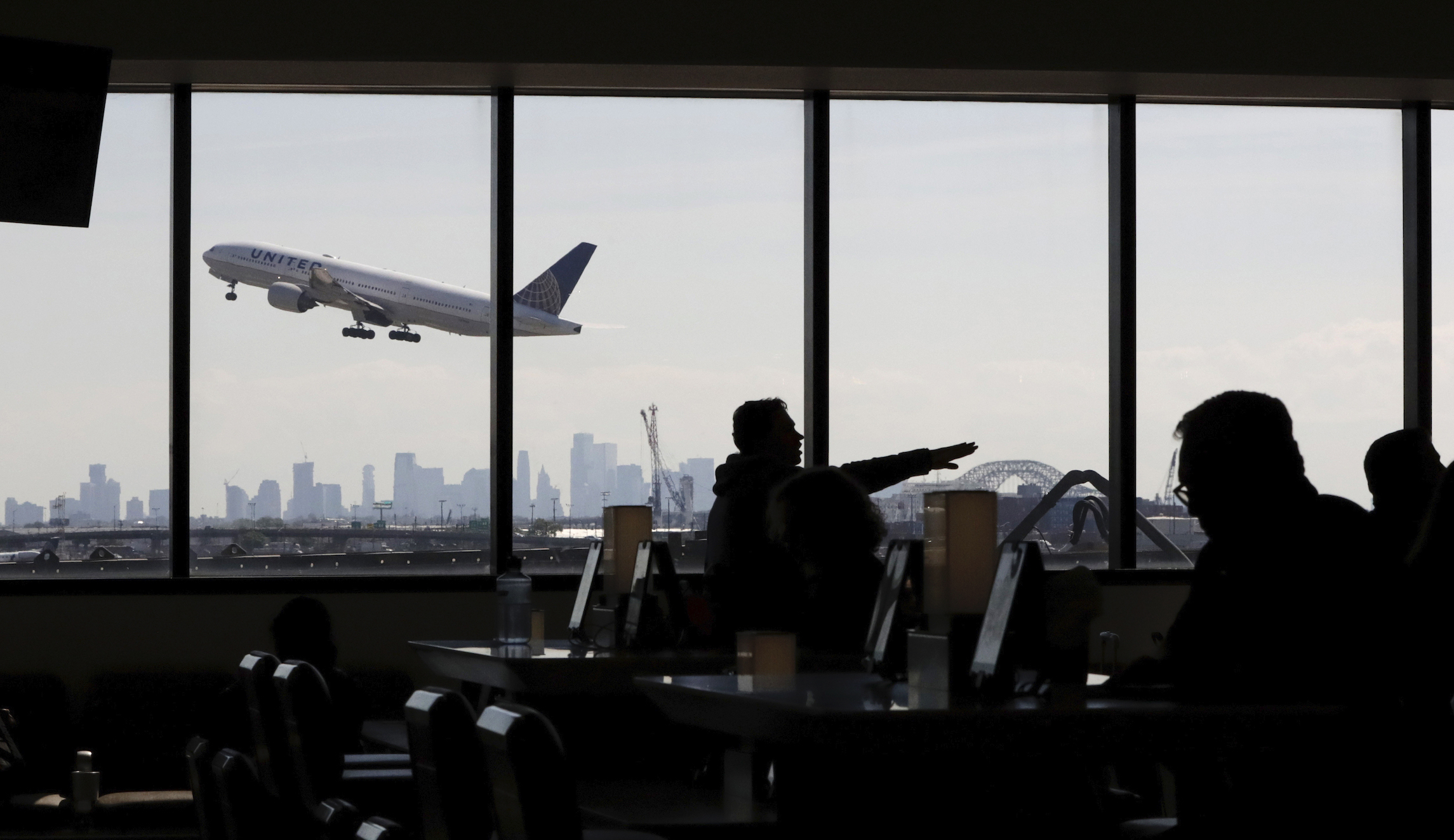 Crying woman in viral video says airline kicked her off flight because 2-year-old daughter wouldn’t wear mask