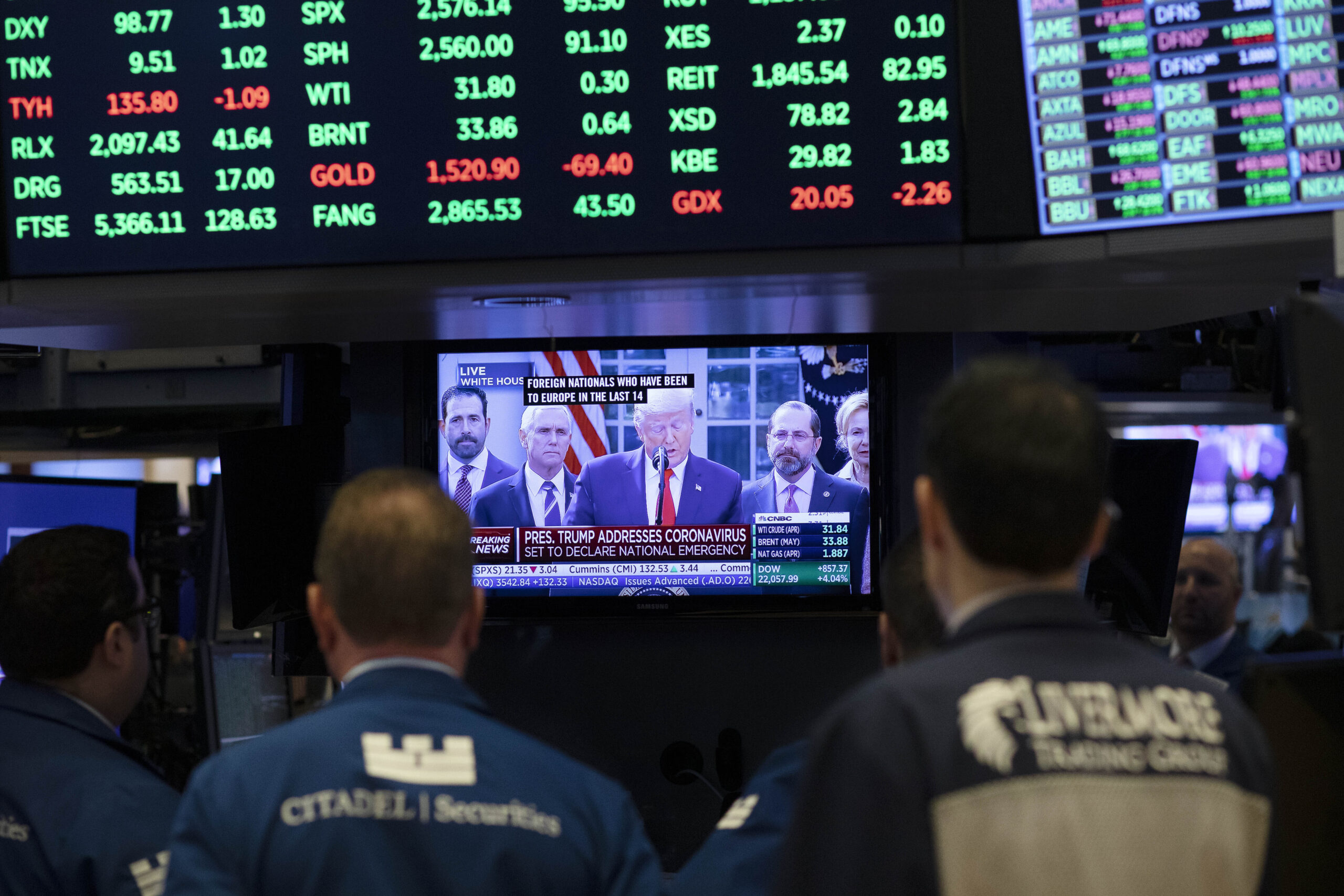 Stocks plunge at opening as coronavirus cases top 200,000 worldwide