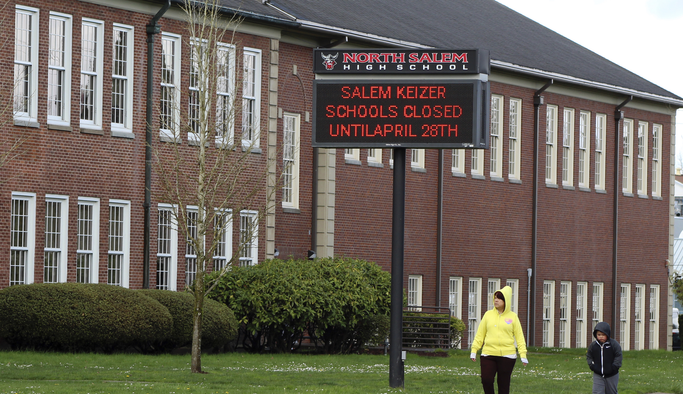 Parents concerned coronavirus school closures will harm student education