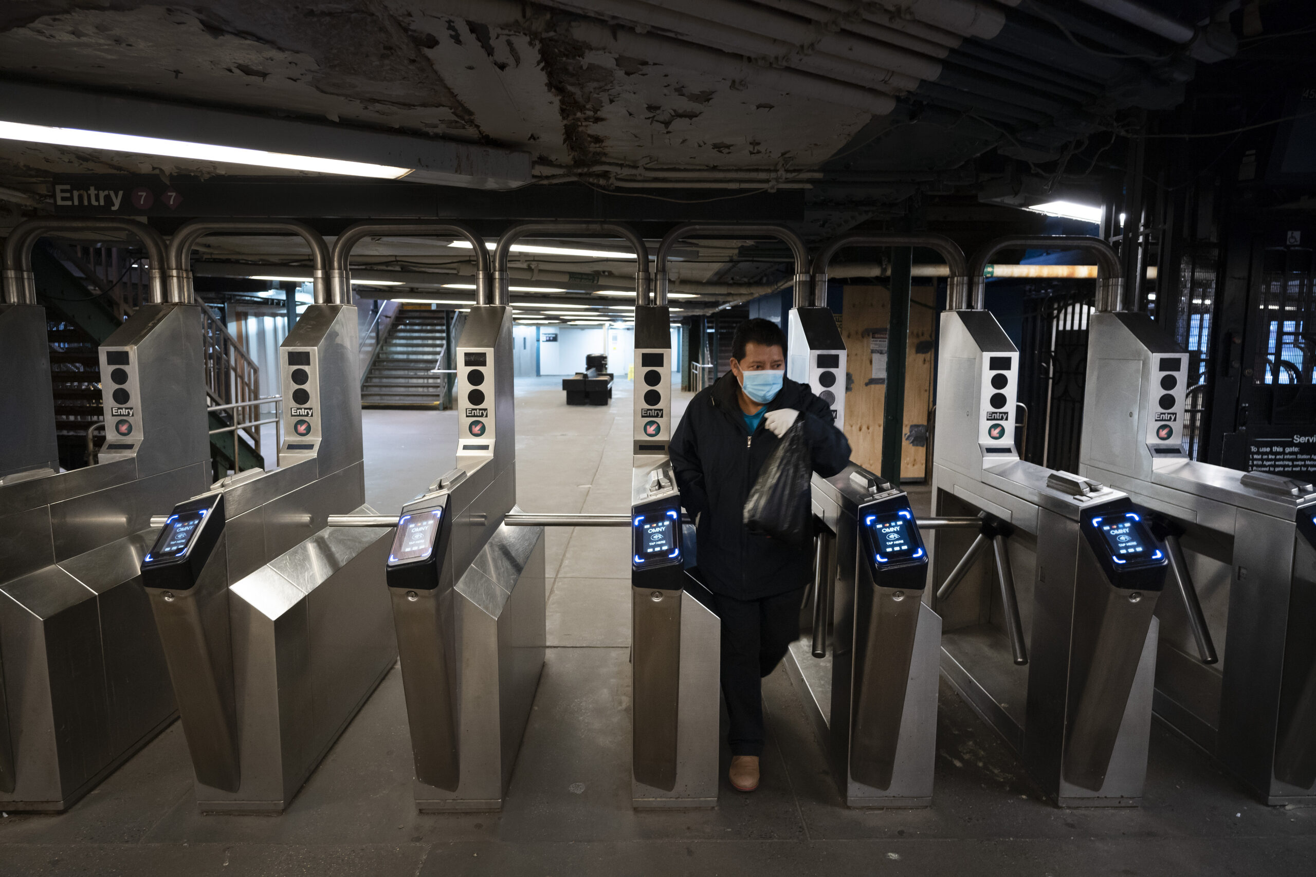 Workers want masks, tests, ban on sick before returning