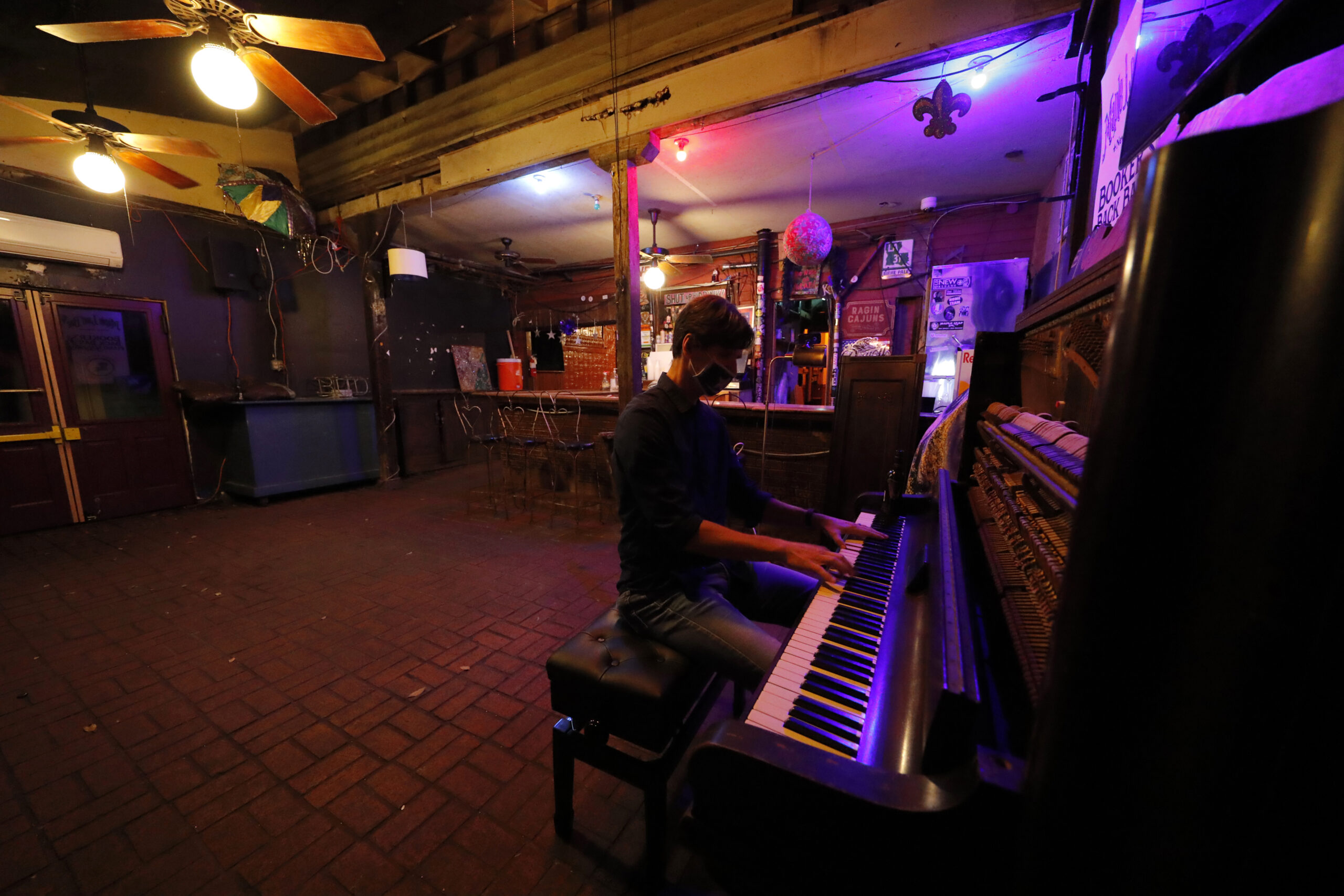 Millions being distributed to Illinois music and entertainment venues