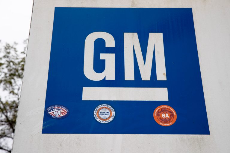 General Motors logo.