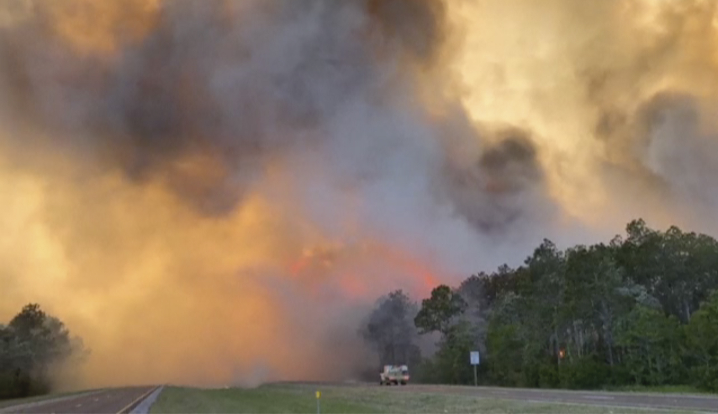 Wildfire rage in Florida Panhandle forces hundreds to evacuate