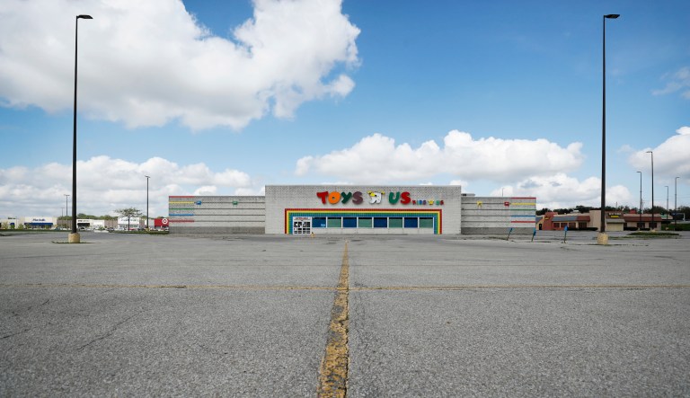 Unemployment rate hits record high in Iowa