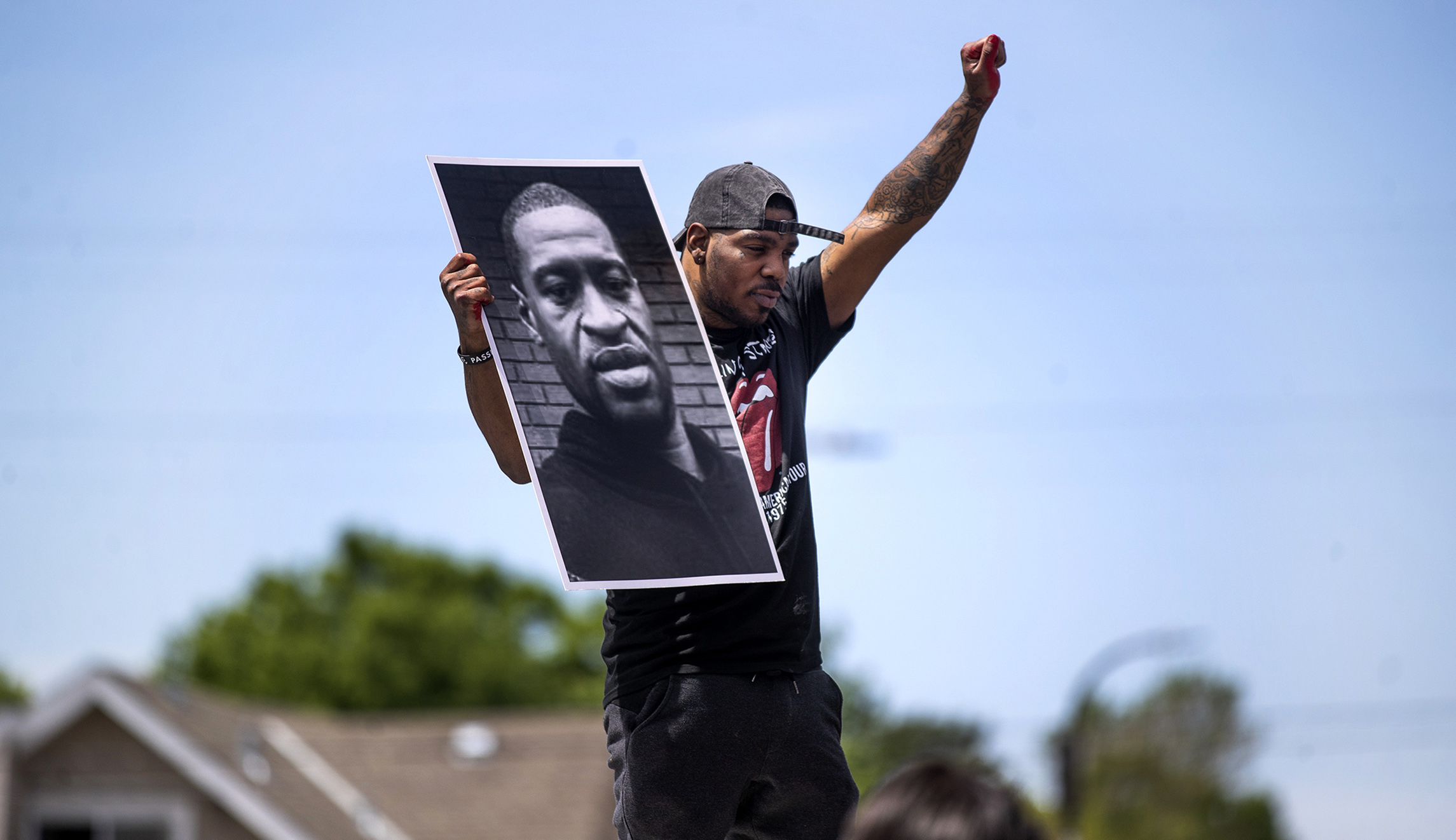 Biracial woman confronts white man during George Floyd protests