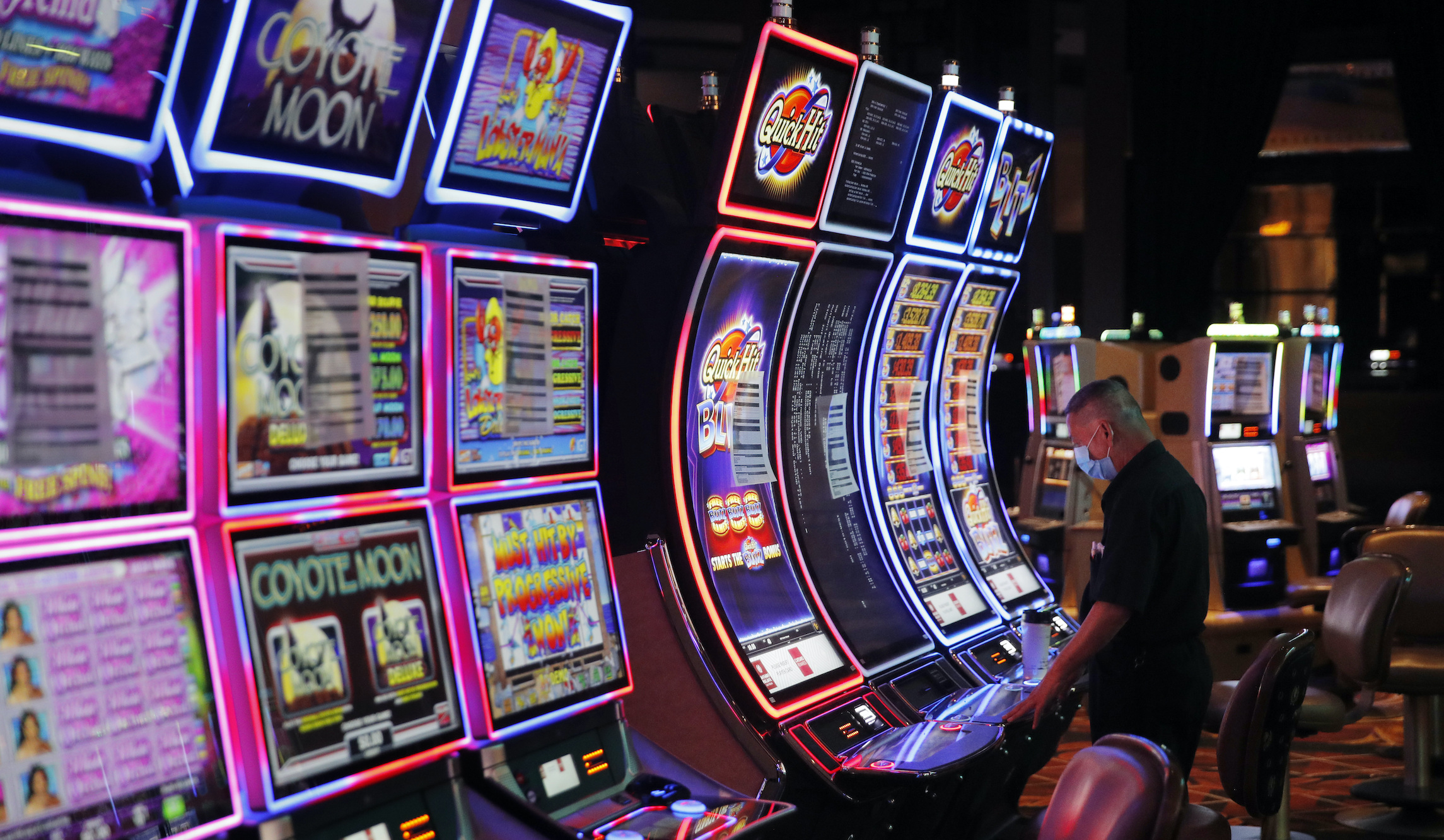 Man tracked down after leaving casino without $229,000 jackpot