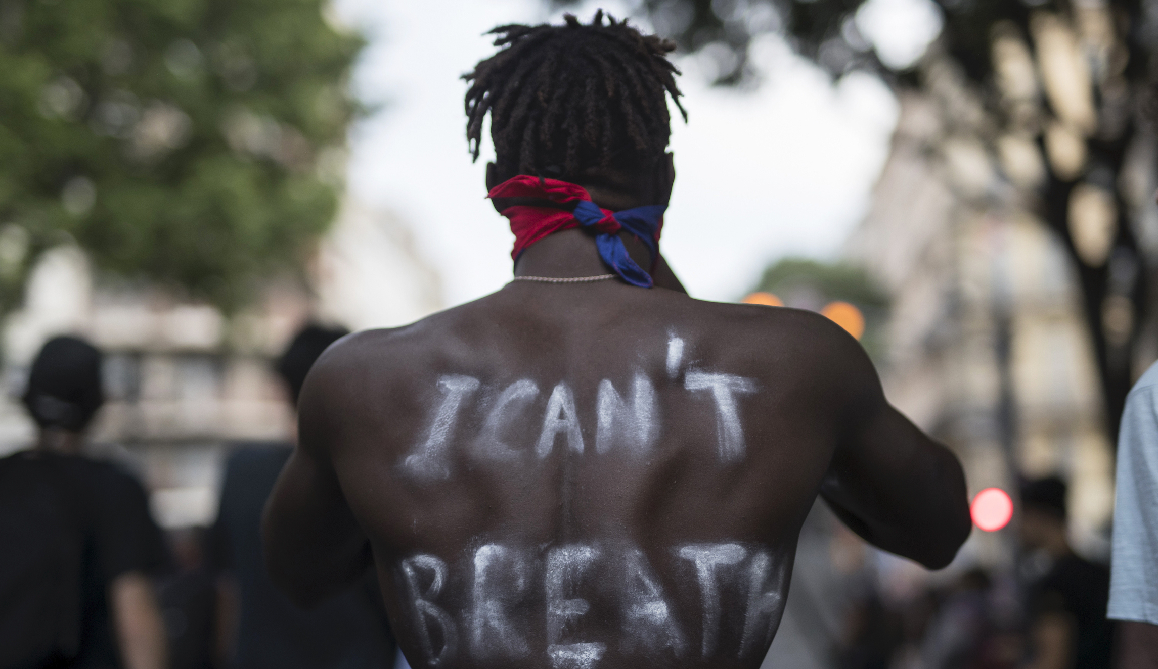 Virginia officer faces charges after using stun gun on black man