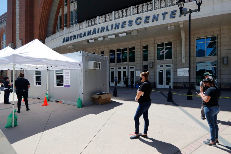 Influential model projects 200,000 coronavirus-related deaths by October