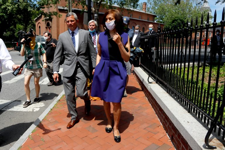 Ex-Baltimore mayor seeks commutation from Trump