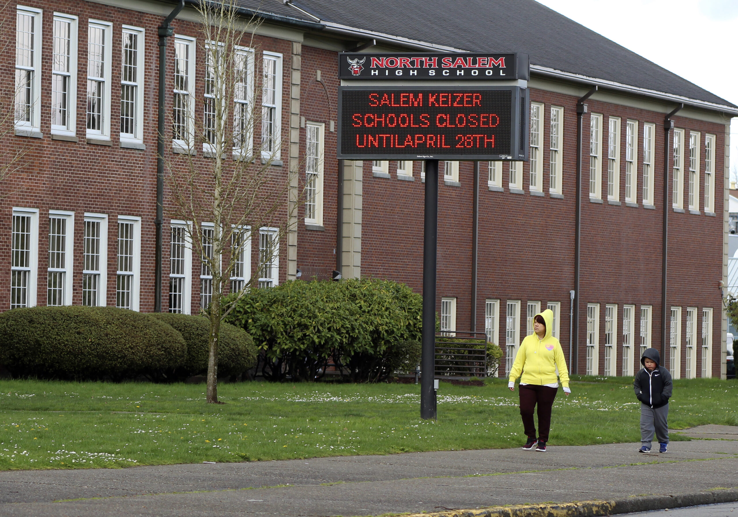Oregon schools get heads up from state on navigating online learning and coronavirus