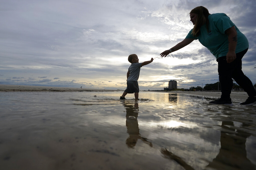 Hurricane Sally slows, gathering a deluge for Gulf Coast