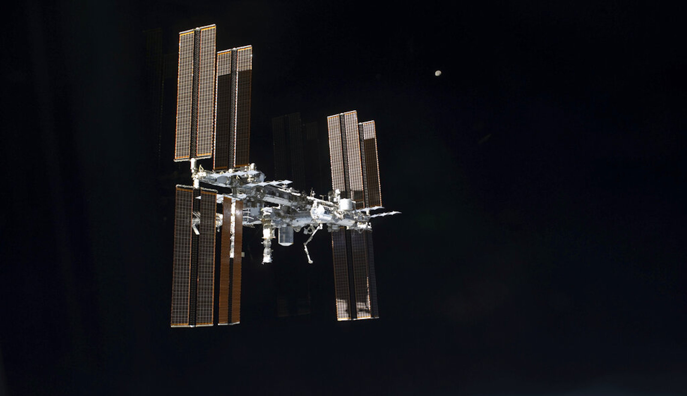 Space junk delays scheduled repairs to International Space Station