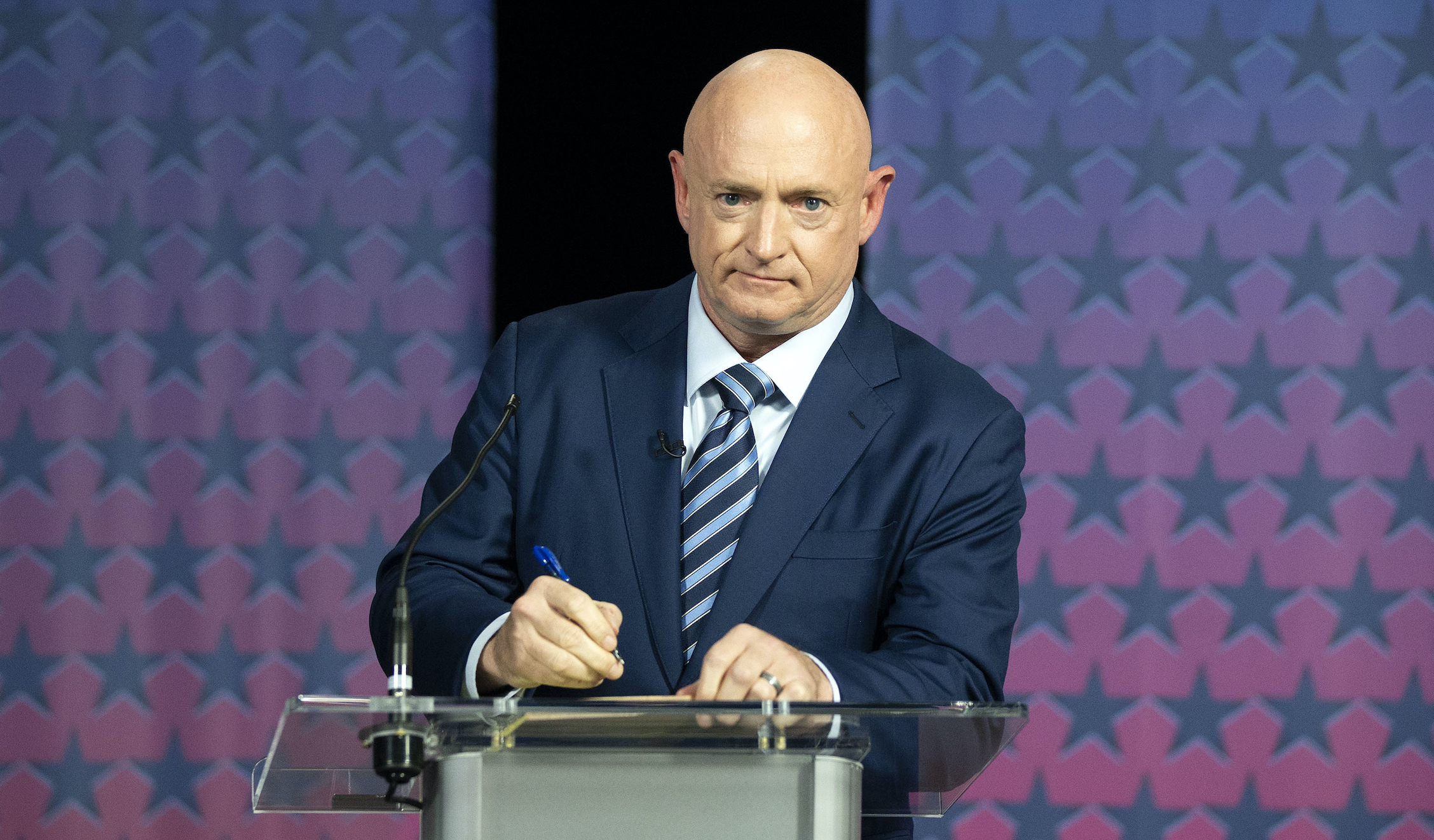 Mark Kelly staffer apologizes for calling police ‘pigs’ in explicit tweet