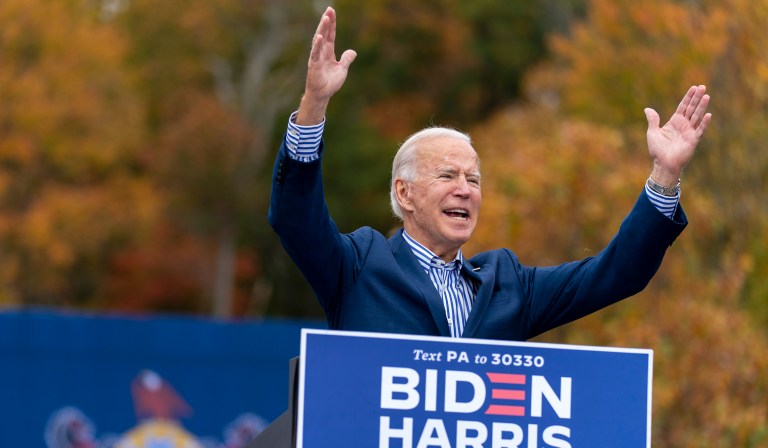 Biden lashes out at ‘chumps’ heckling him during Pennsylvania rally