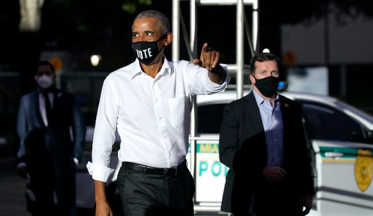 Obama brags of ‘without exception’ scandal-free White House in memoir