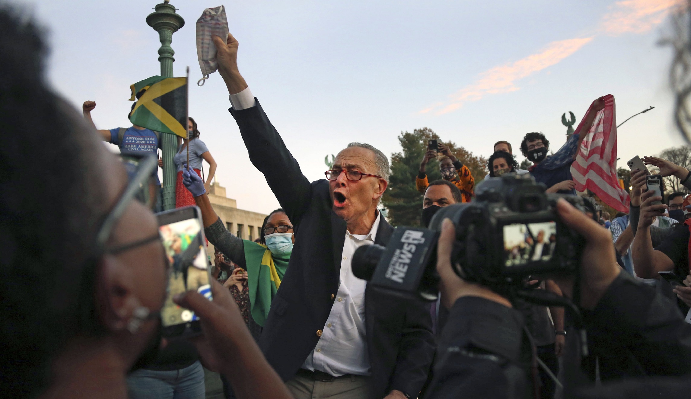 Chuck Schumer says bye-bye to Americaaaa!