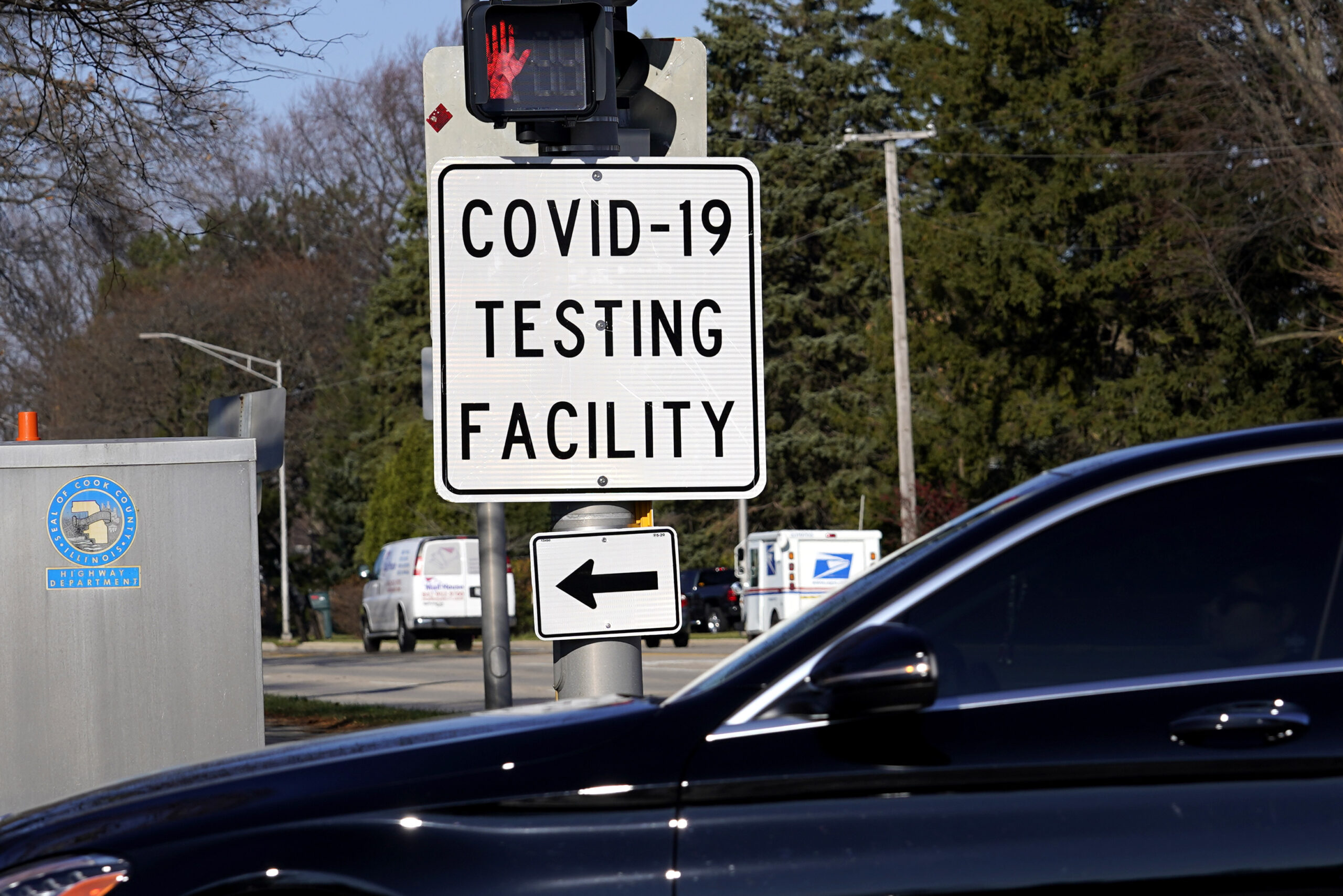 Illinois removes thousands of available hospital beds from state COVID-19 database