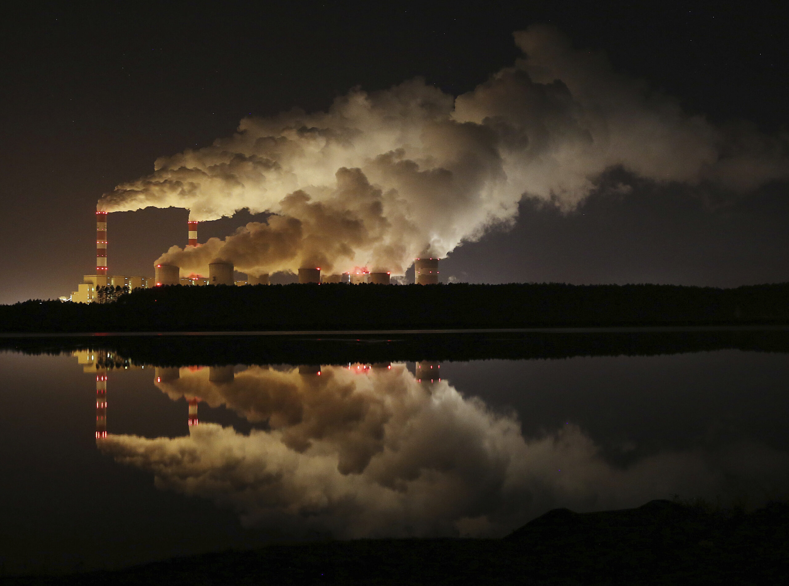 EU reaches deal to impose carbon tariff