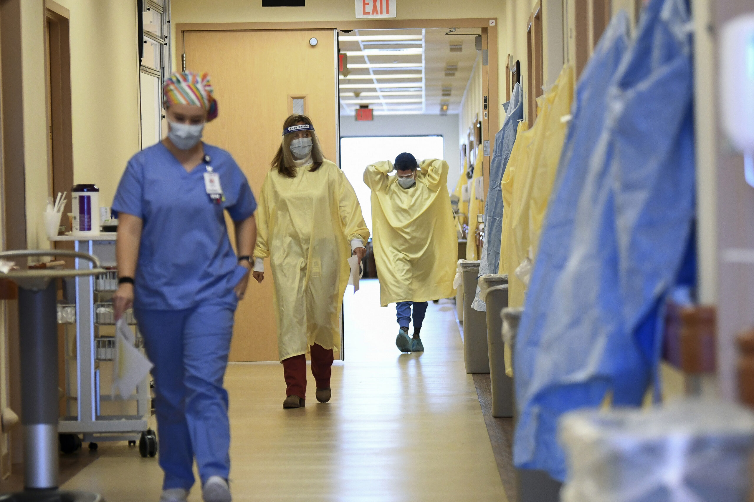 US starts 2021 with record-breaking COVID-19 hospitalizations