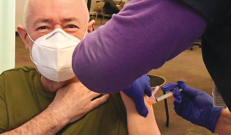 Arizona COVID-19 vaccinations booked for weeks after program offered to 65 and older