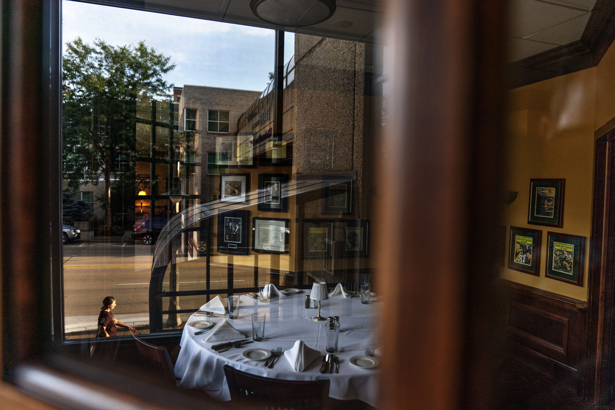 Democrats want to eliminate tipped minimum wage in Wisconsin restaurants