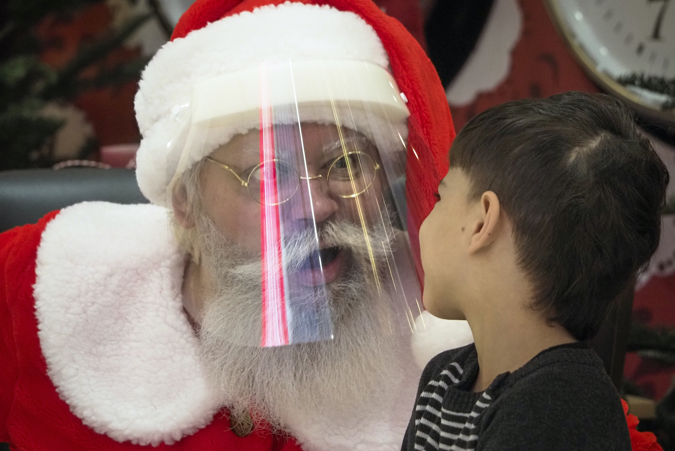 Terrified boy uses sign language to beg for ‘help’ while on Santa’s lap