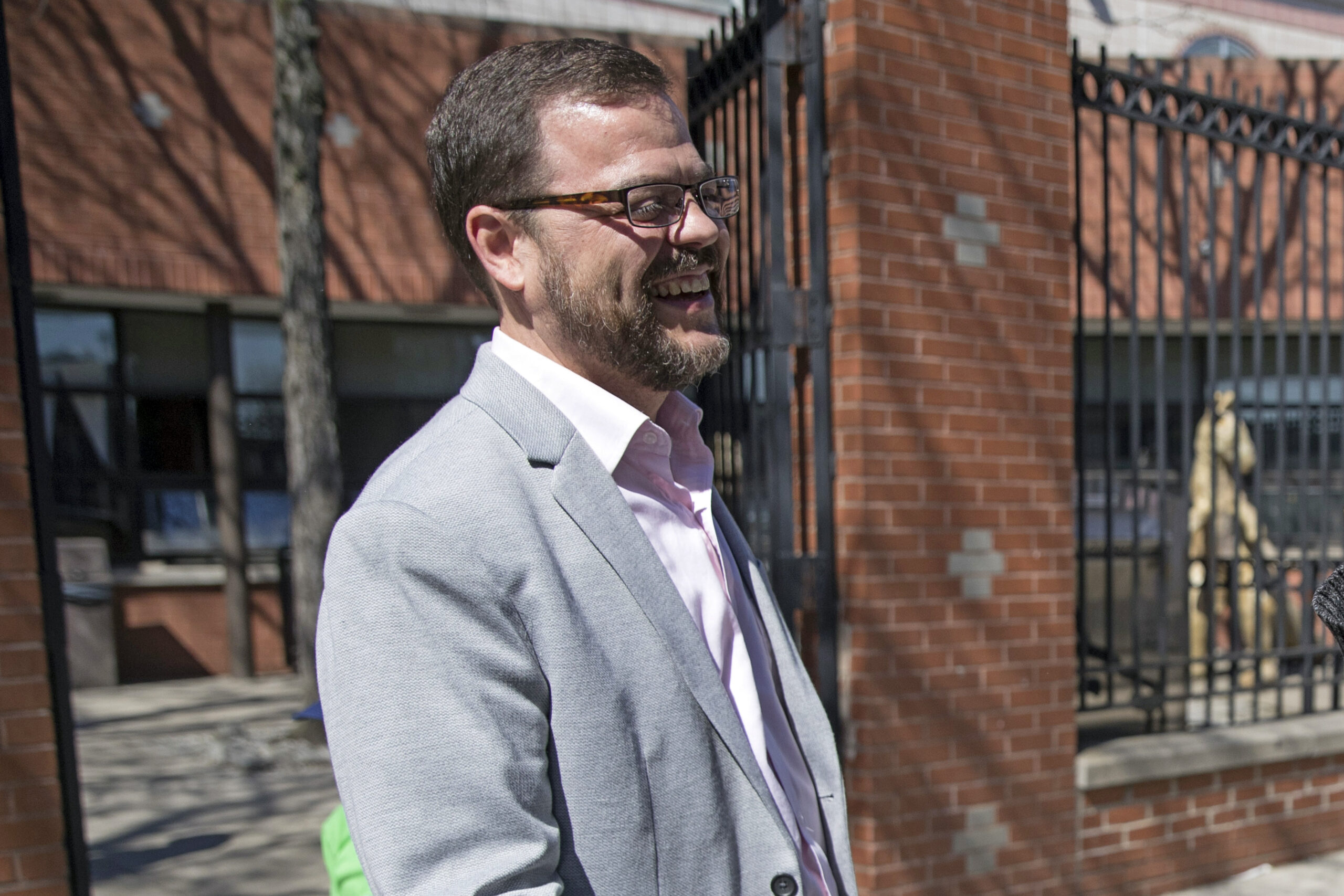 New York state senator and ally of Bill de Blasio and Bernie Sanders turns himself in to police for allegedly choking his wife