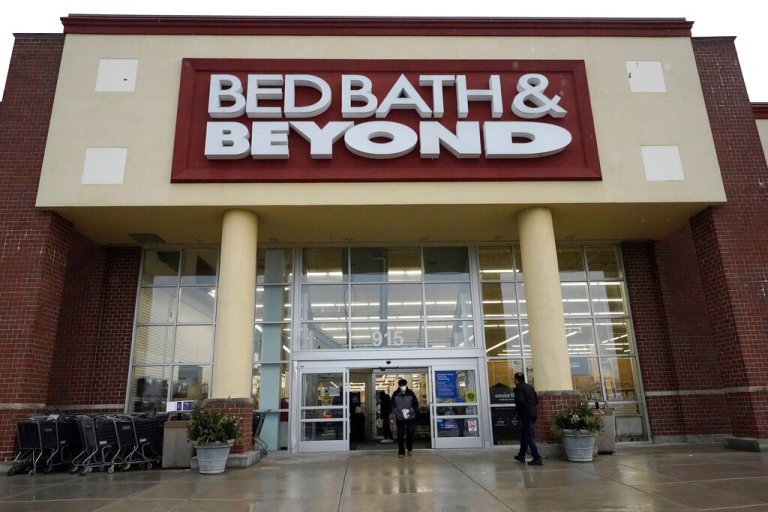 Meme stock Bed Bath & Beyond tumbles after key investor announces plans to sell