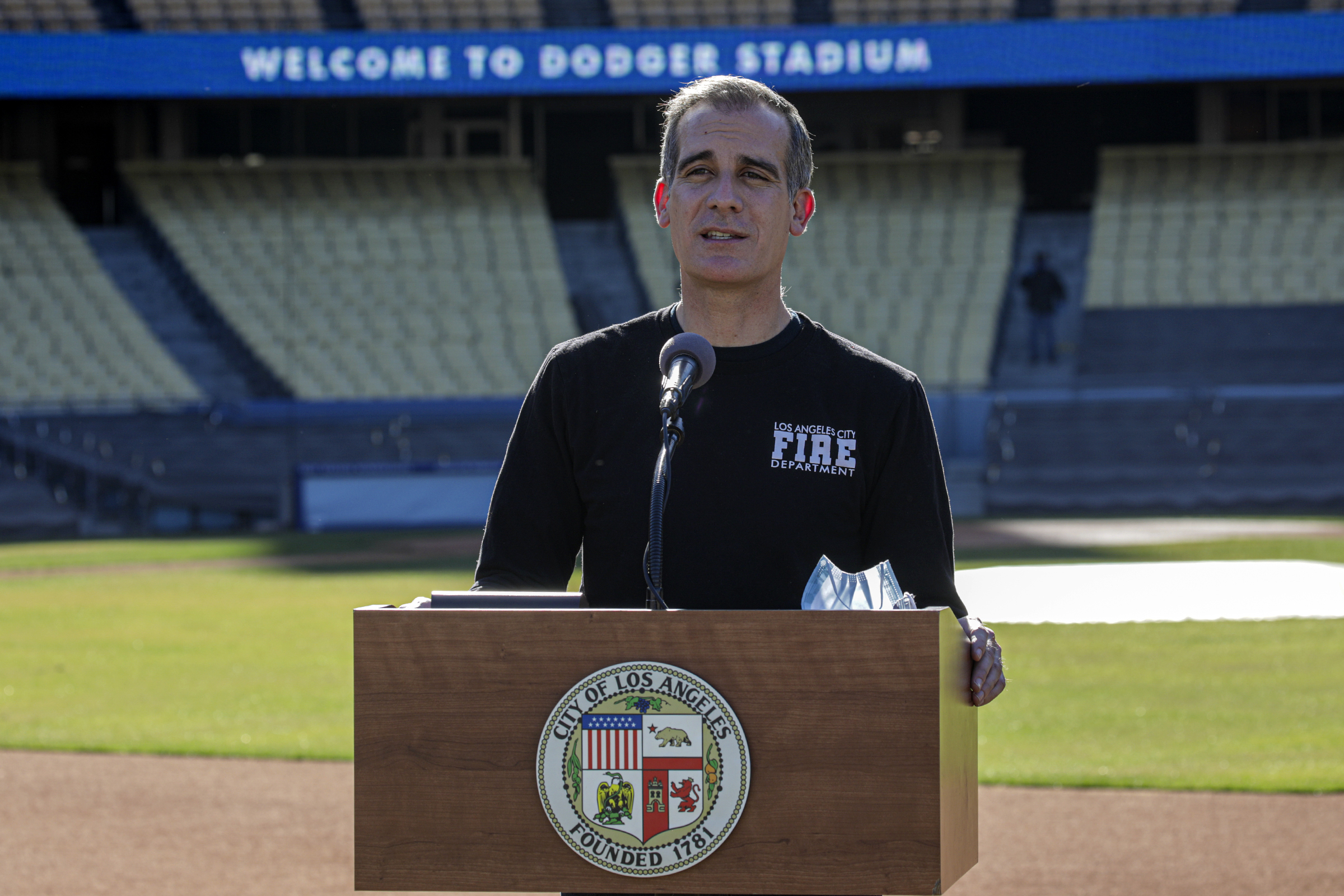 Los Angeles Mayor Garcetti booed at Dodgers home opener