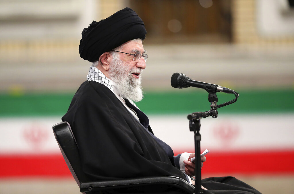Iran: US must lift sanctions before it lives up to nuclear deal