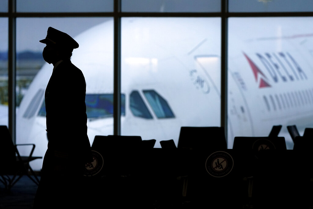 Pilots sue CDC to stop mask mandate