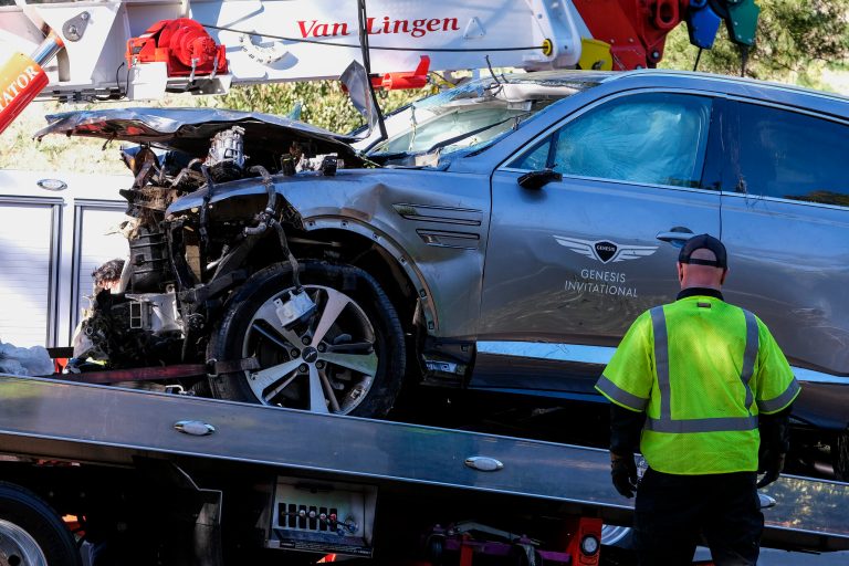 Charges not being considered in Tiger Woods crash: LA sheriff