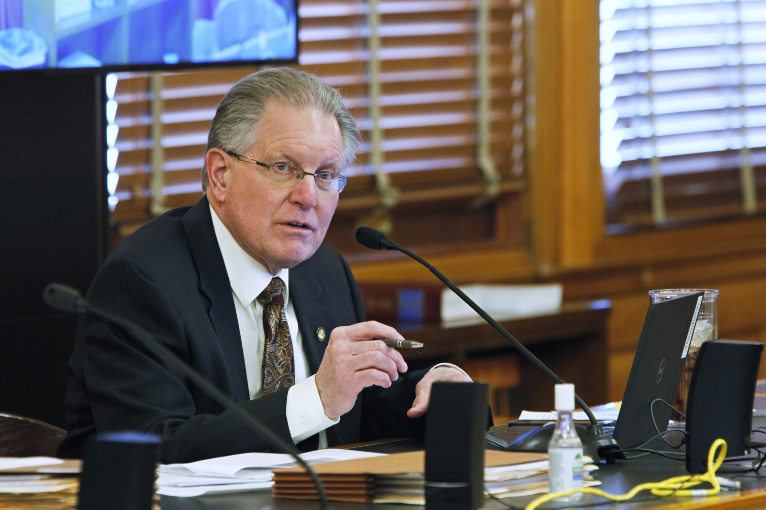 Kansas senator proposes legislation to limit placement of wind turbines