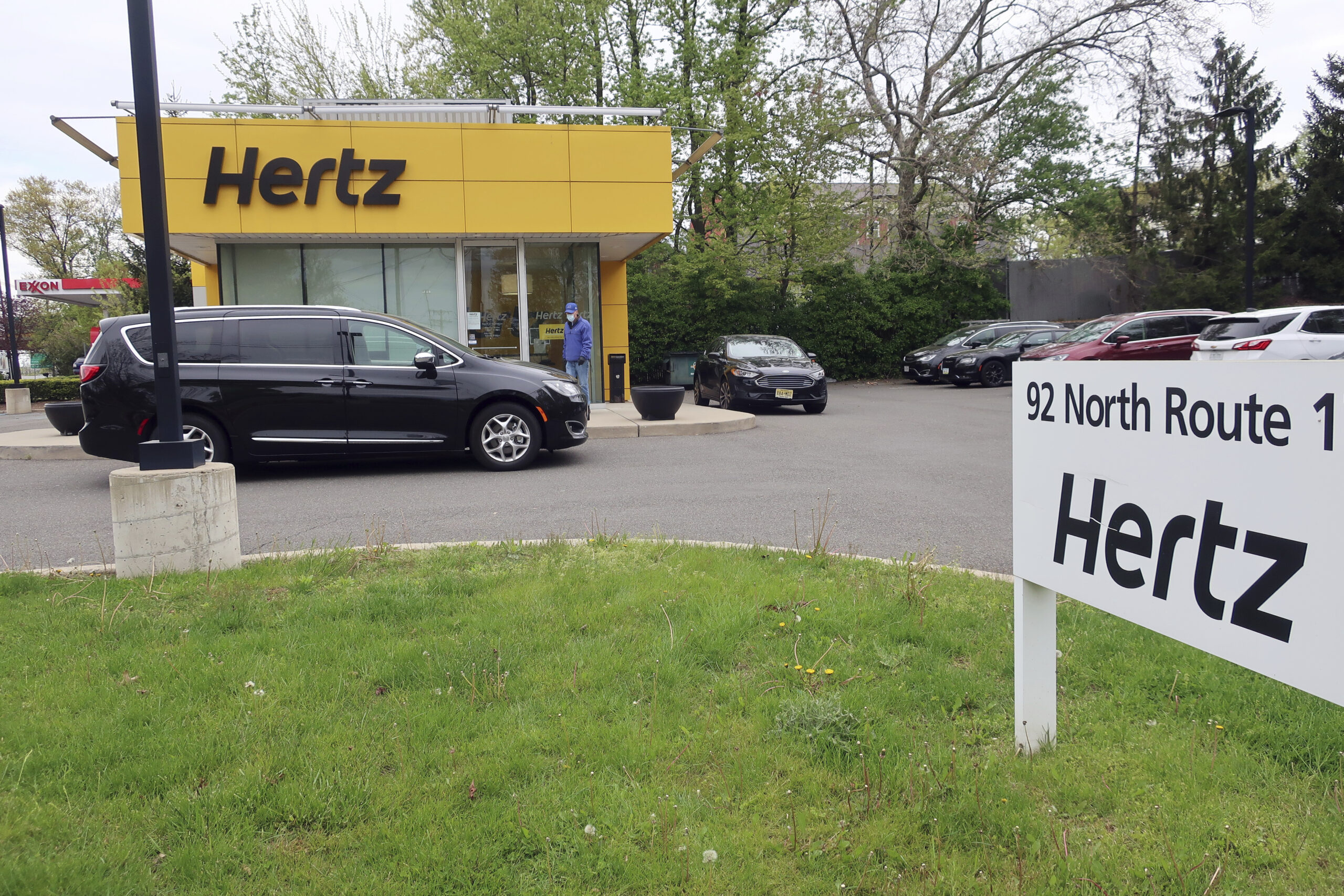 Hertz customers sue company for more than $529 million over cost-cutting measures