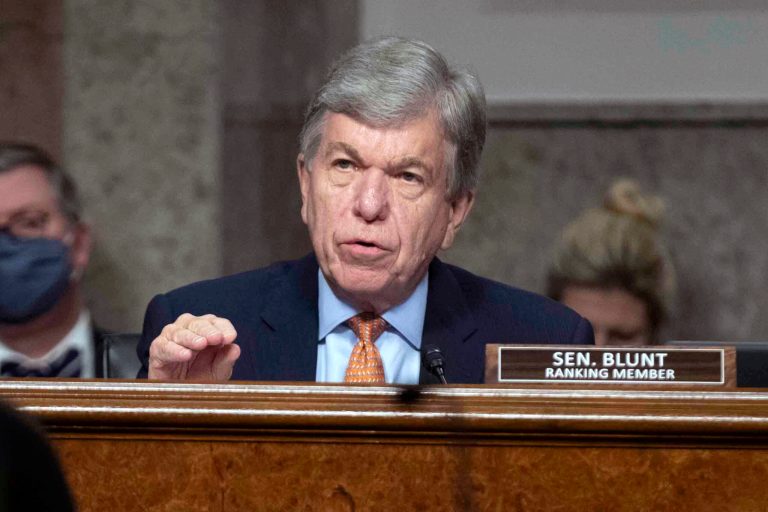 With Roy Blunt retiring, the count of fleeing Republican senators is now five