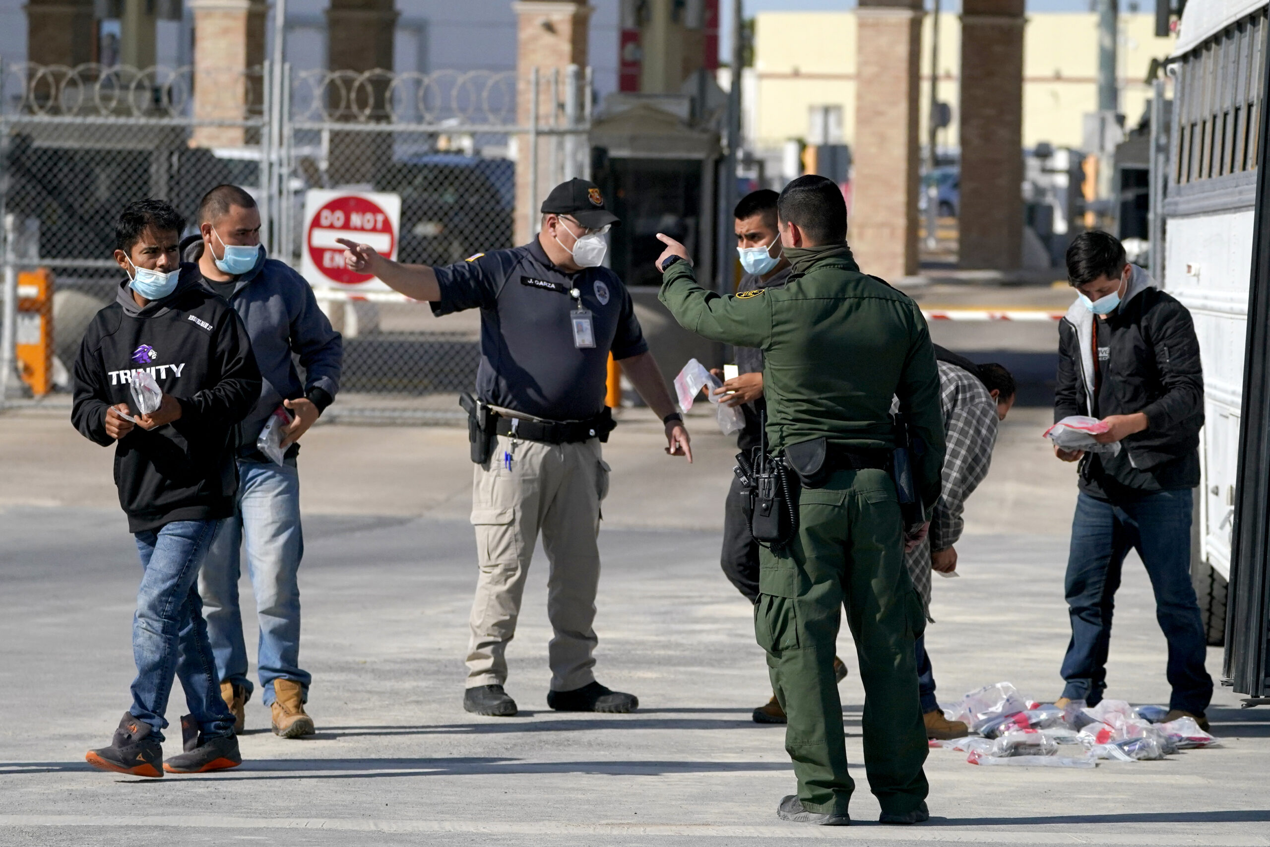 CBP planning to release migrants into US without court date amid surge: Report