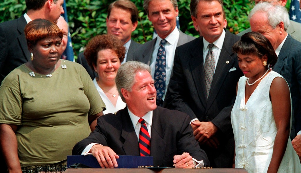 To save his presidency, Biden should follow Bill Clinton’s example