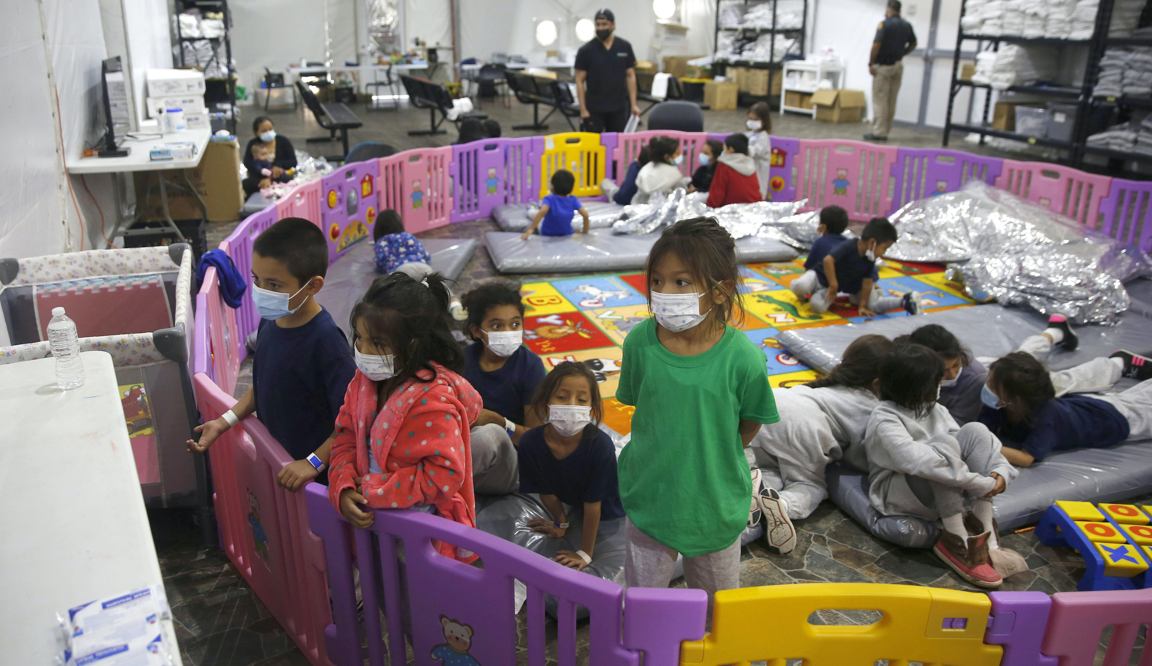Group given $87M contract to shelter migrants solicits donations to fly families from border