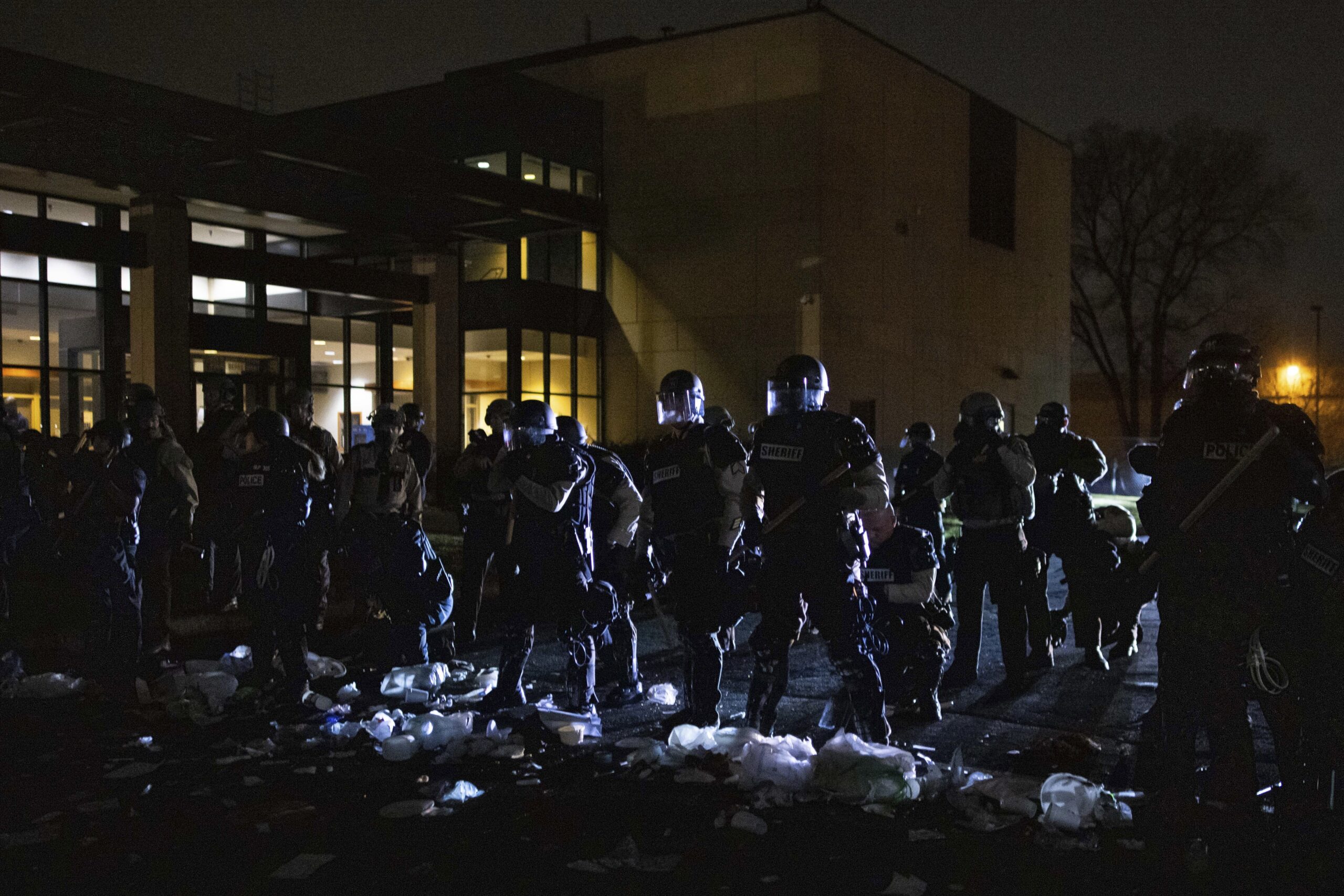 More than 60 arrested following Daunte Wright protest