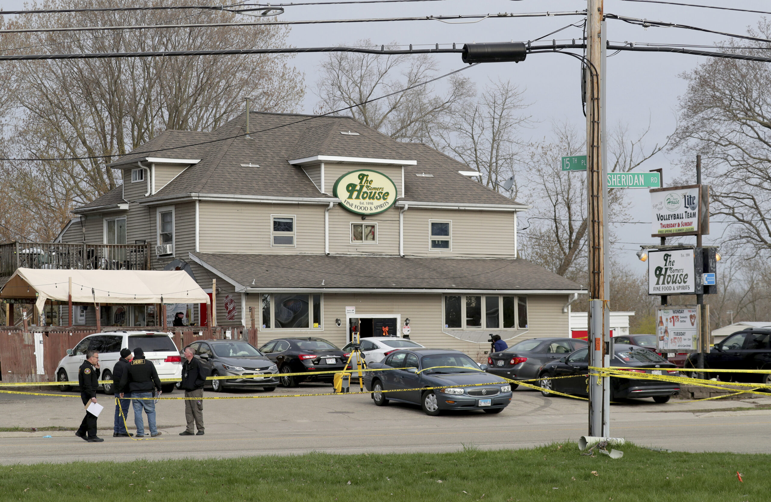 Three dead and three wounded after shooting in Wisconsin tavern