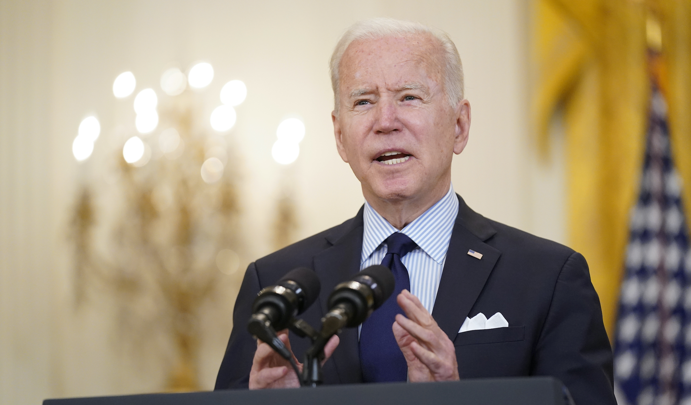 Biden defends indoor mask-wearing