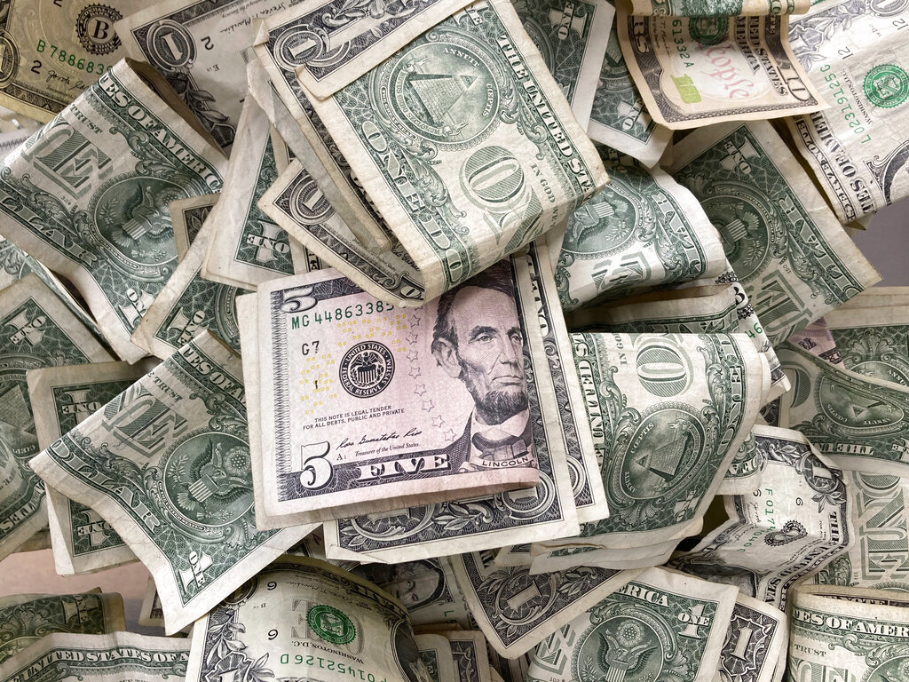 Stimulus payment 2022: Direct $200 tax refund checks hitting bank accounts for millions now