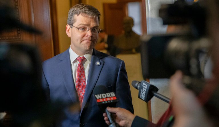 GOP senator scuttled deal to appoint anti-abortion lawyer to federal bench