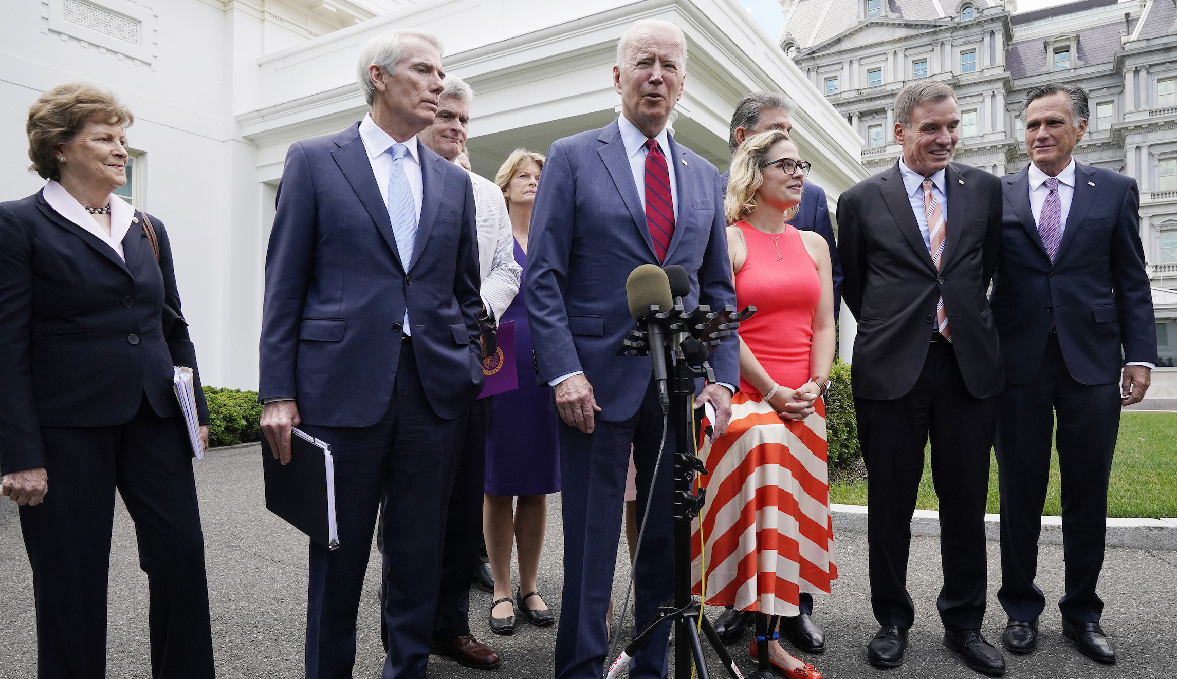GOP won’t jump for bipartisan families bill despite White House batting eyelids