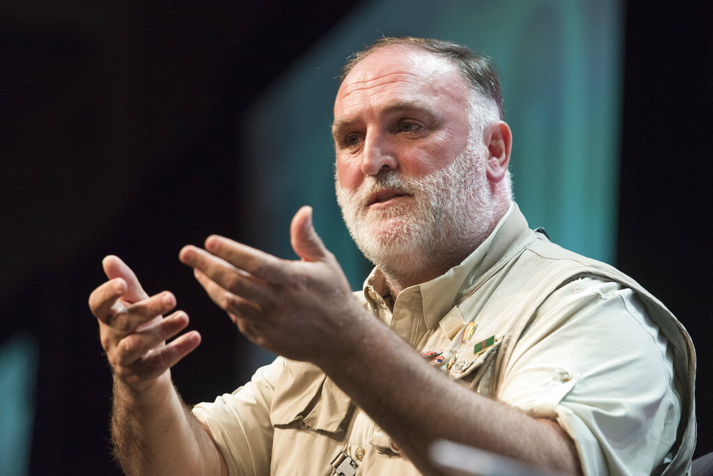 Chef Jose Andres’s World Central Kitchen giving out meals along border of war-torn Ukraine