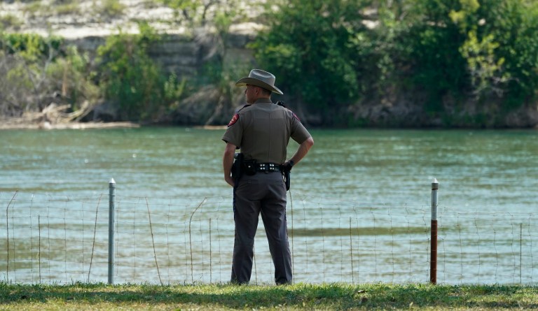 123 Texas landowners agree to state building border fence on their property
