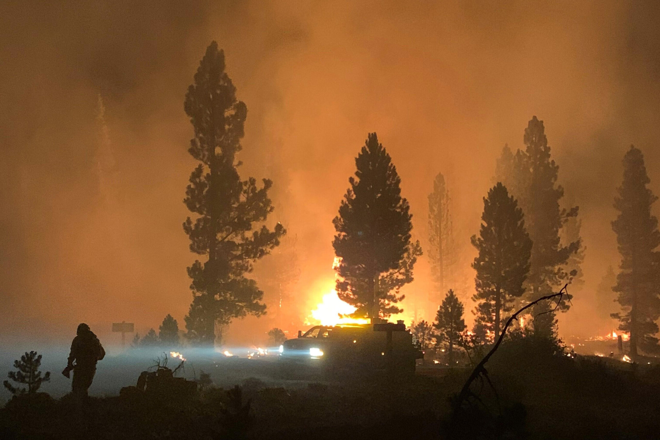 Air quality alerts issued throughout US as West Coast fires rage