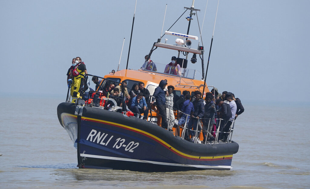 Dozens of migrants drown attempting to cross English Channel