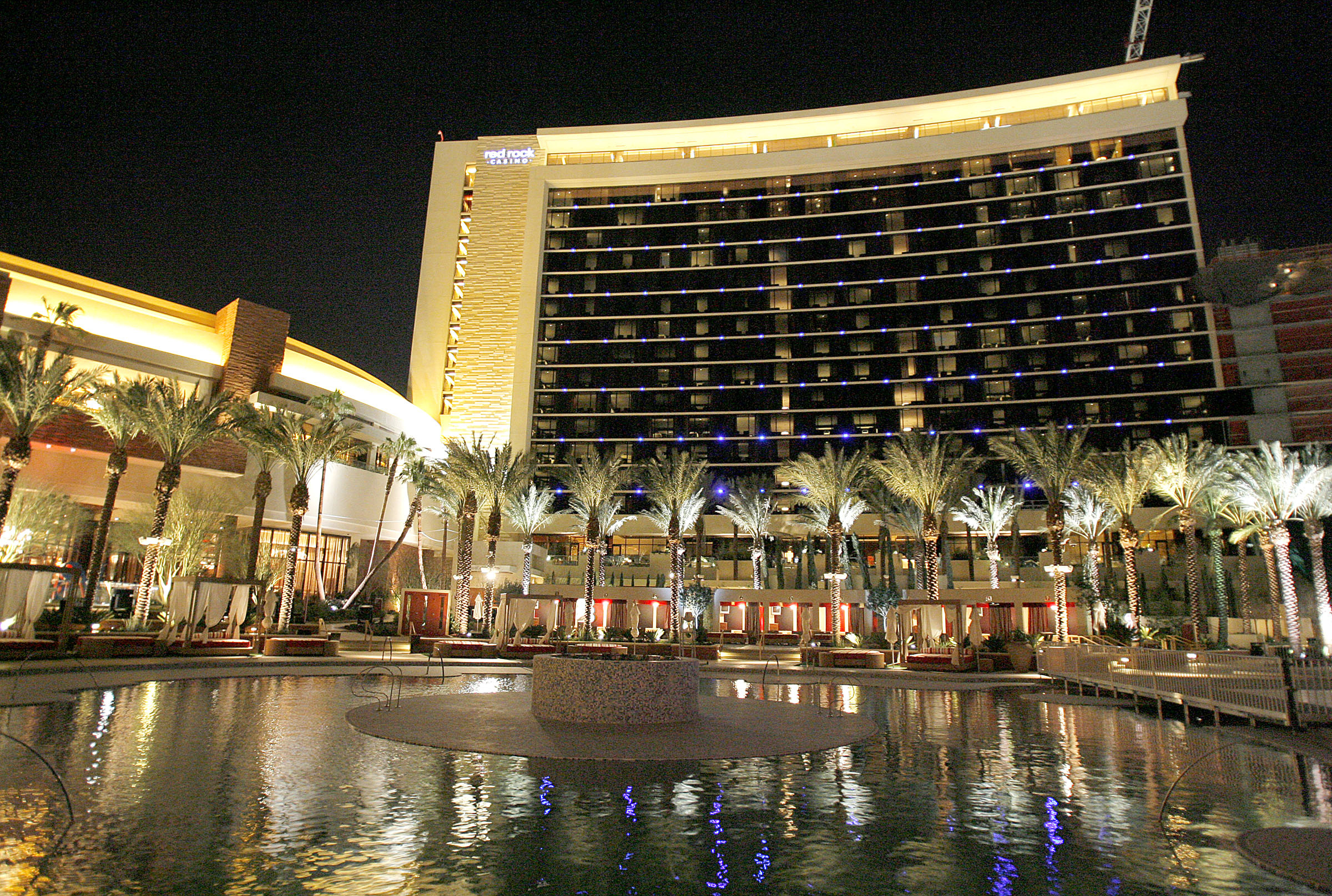 Red Rock Casino employees challenge court order imposing union representation